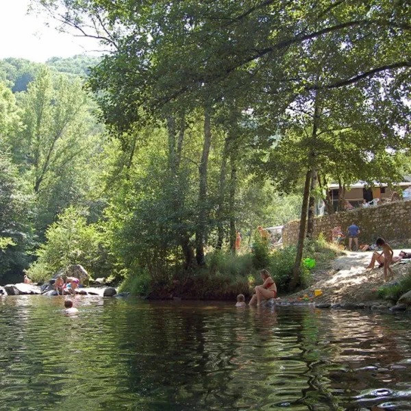 lardechois-glamping-gluiras-kis5v