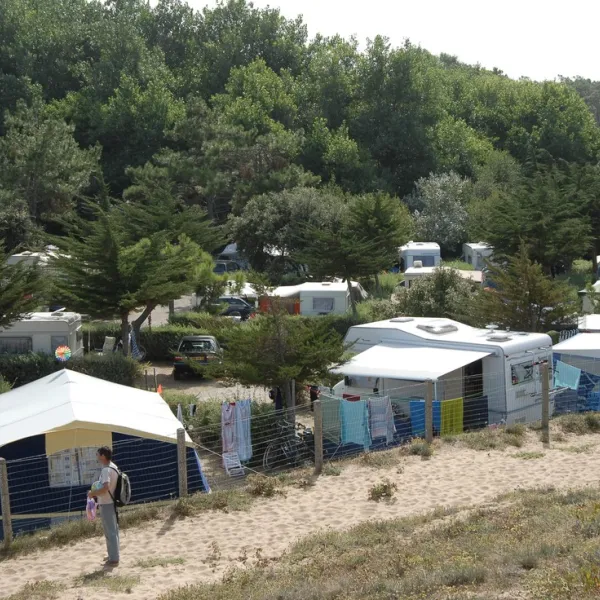 les-cypres-st-gilles-croix-de-vie-vendee-vqzky