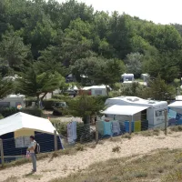 les-cypres-st-gilles-croix-de-vie-vendee-vqzky