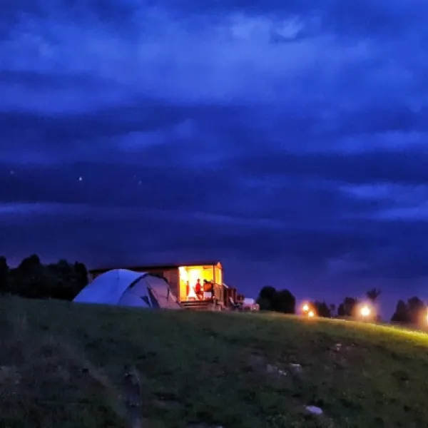 camping-glamping-the-sunrise-hill-pivka-pivka-70hcj