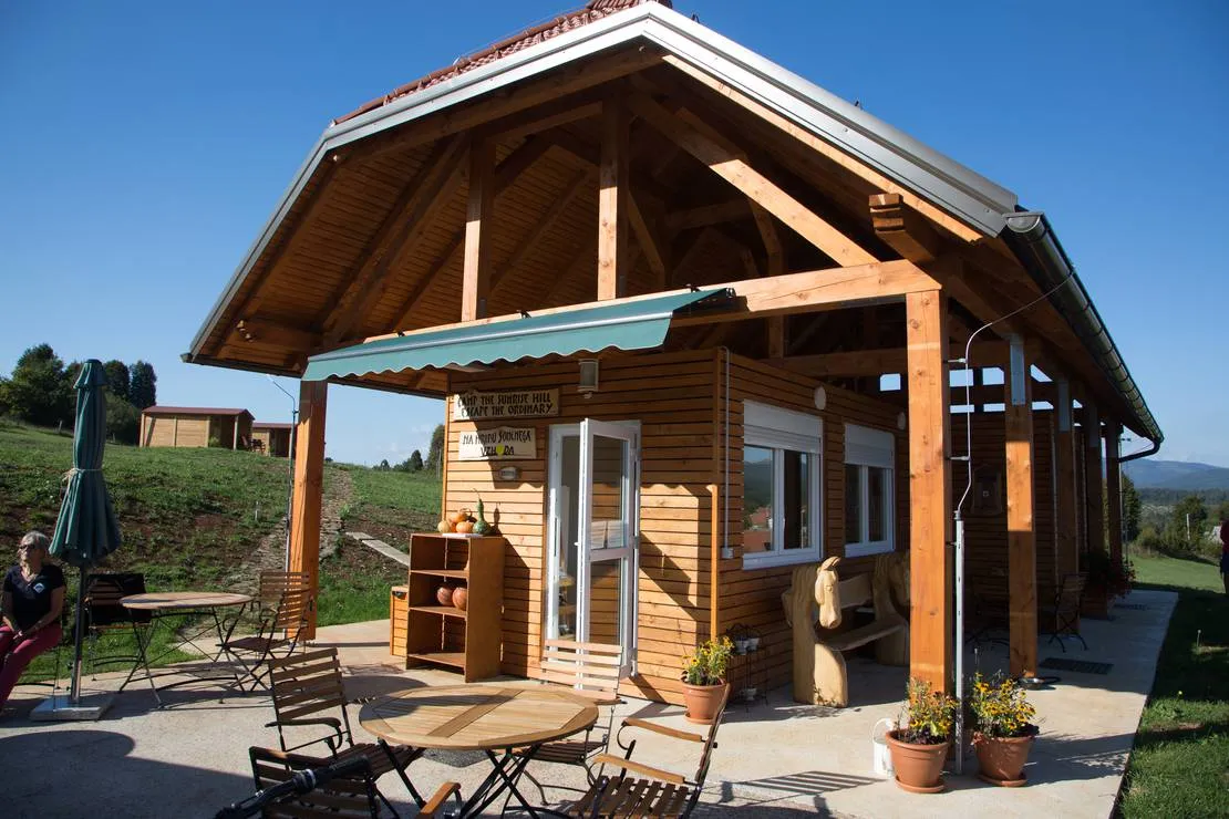 camping-glamping-the-sunrise-hill-pivka-pivka-opz3r
