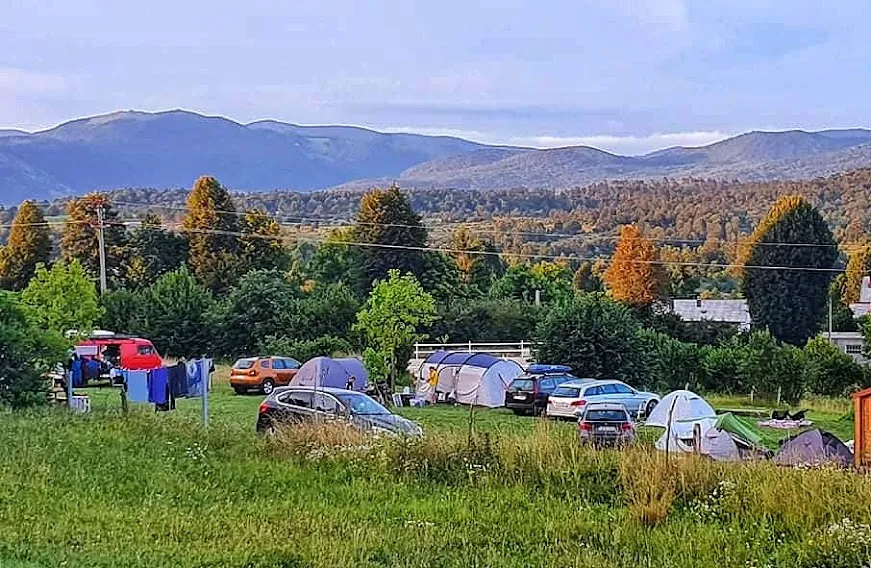 camping-glamping-the-sunrise-hill-pivka-pivka-t2i4l
