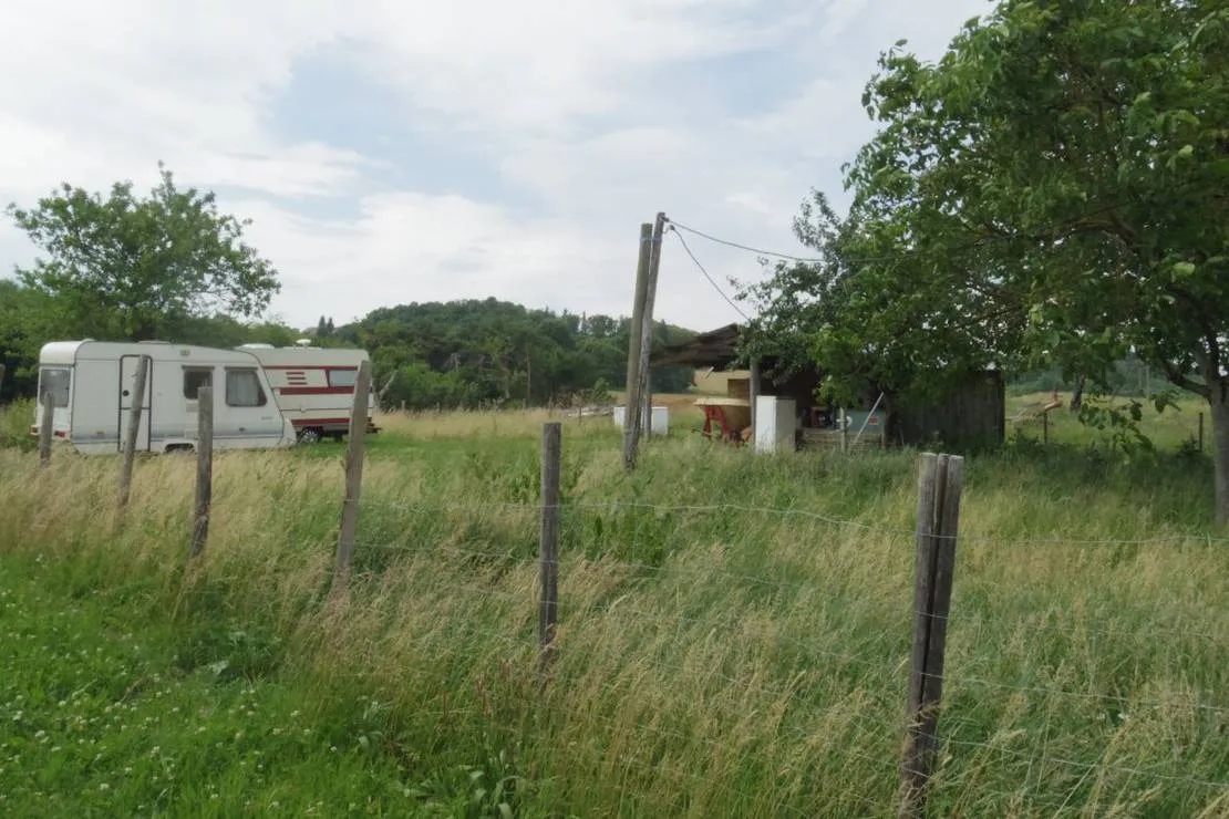 camping-les-carrets-st-bonnet-de-chavagne-v7bed