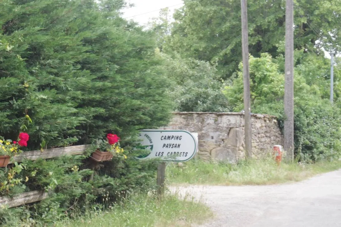 camping-les-carrets-st-bonnet-de-chavagne-ywzwh