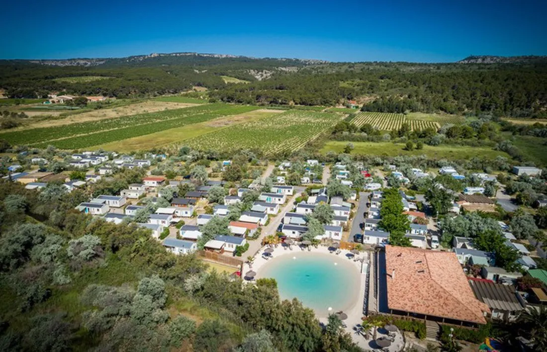 flower-camping-soleil-doc-narbonne-ip4xx