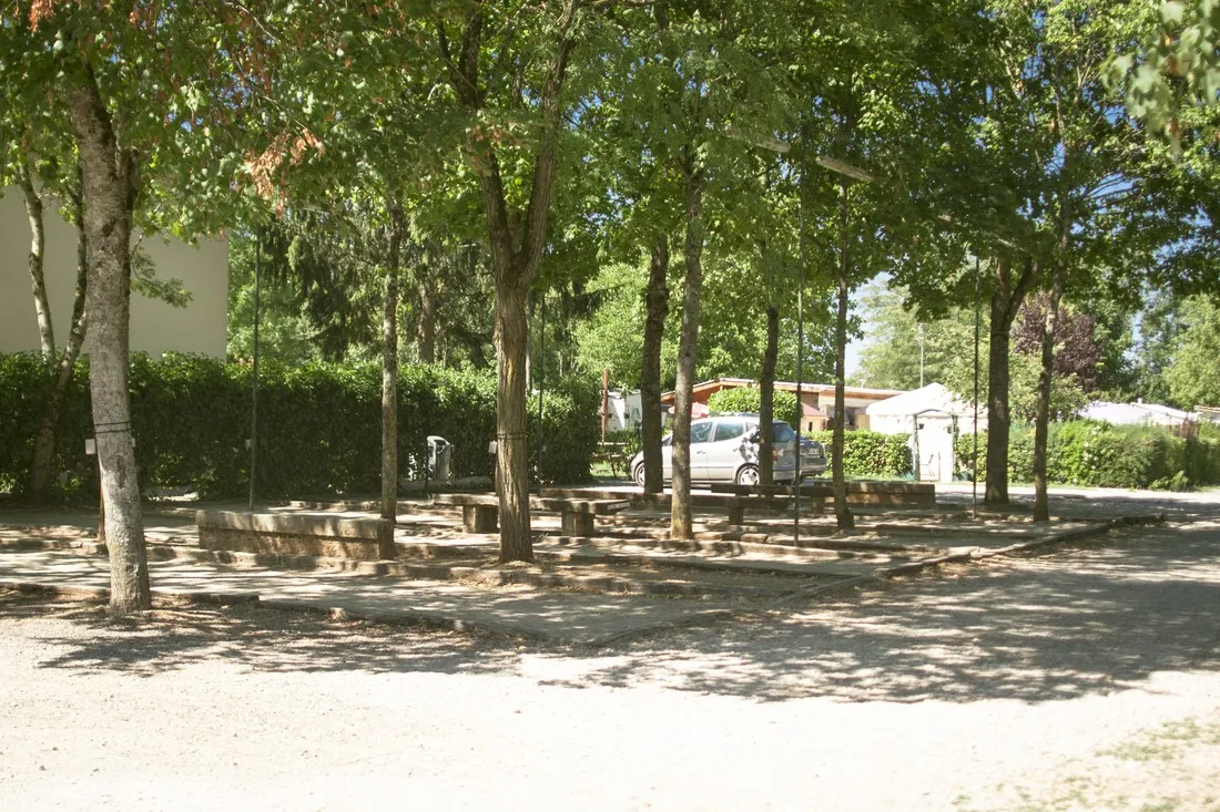 claire-riviere-villieu-loyes-mollon-b5bvs