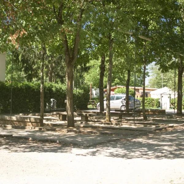 claire-riviere-villieu-loyes-mollon-b5bvs