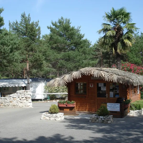ciela-village-la-farigoulette-st-laurent-du-verdon-06nhc