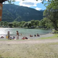 les-iscles-du-lac-guillestre-kdzbl