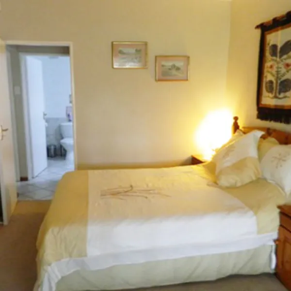 airport-en-route-travel-lodge-and-campsite-4rkjq
