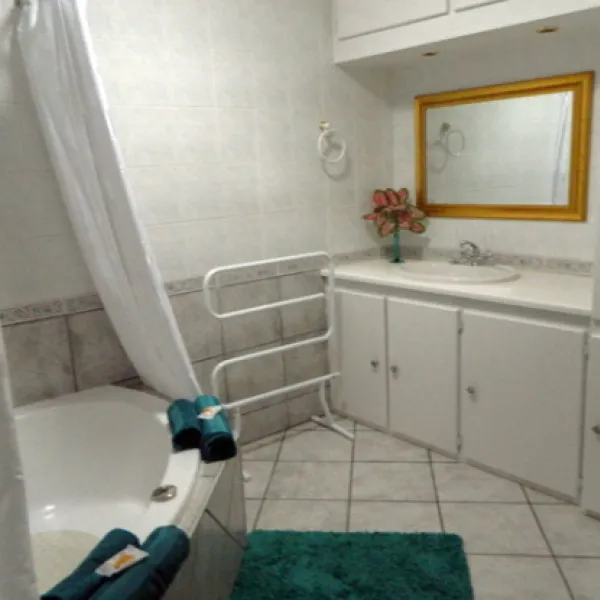 airport-en-route-travel-lodge-and-campsite-detep