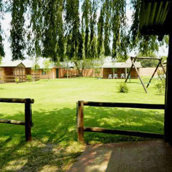 Airport En Route Travel Lodge and Campsite