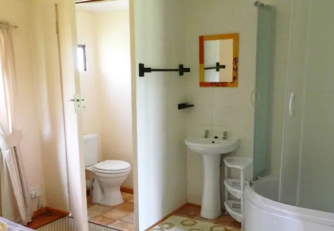 airport-en-route-travel-lodge-and-campsite-urag9