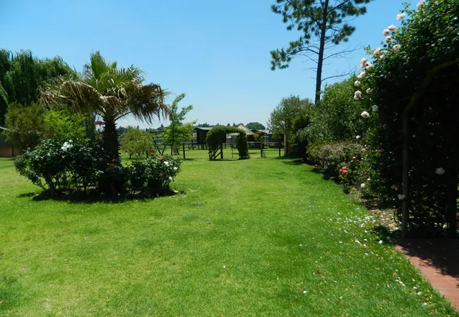 airport-en-route-travel-lodge-and-campsite-vaimw
