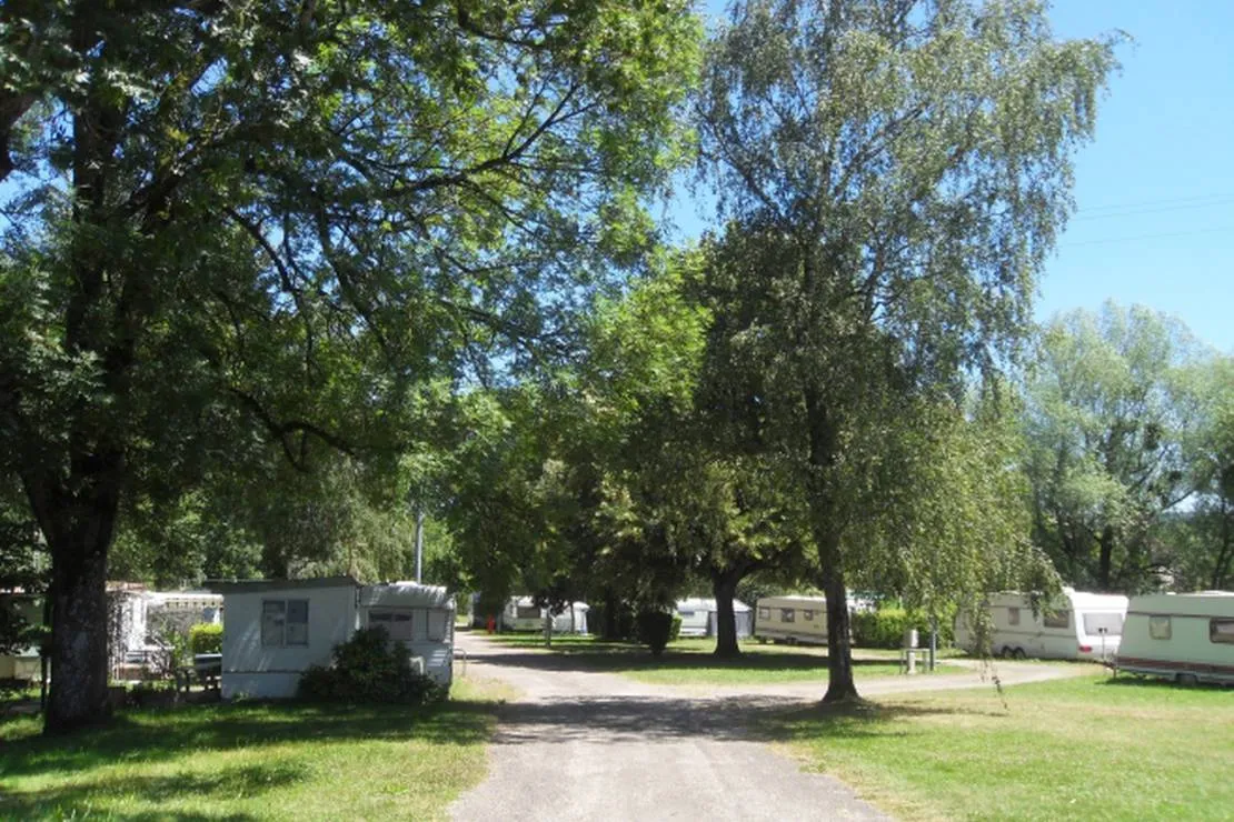 camping-aire-naturelle-municipale-montbozon-3zzsv