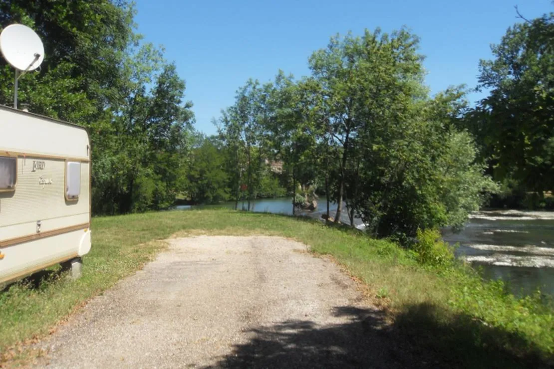 camping-aire-naturelle-municipale-montbozon-8esqv