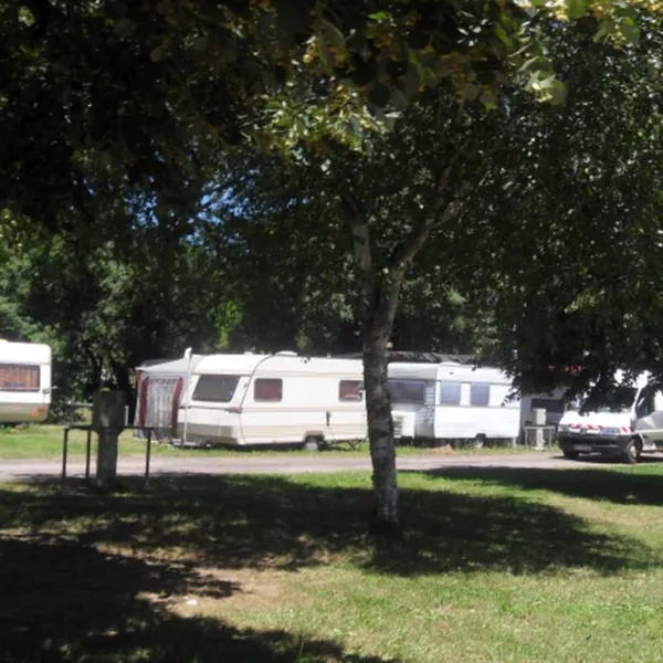 camping-aire-naturelle-municipale-montbozon-ce32q