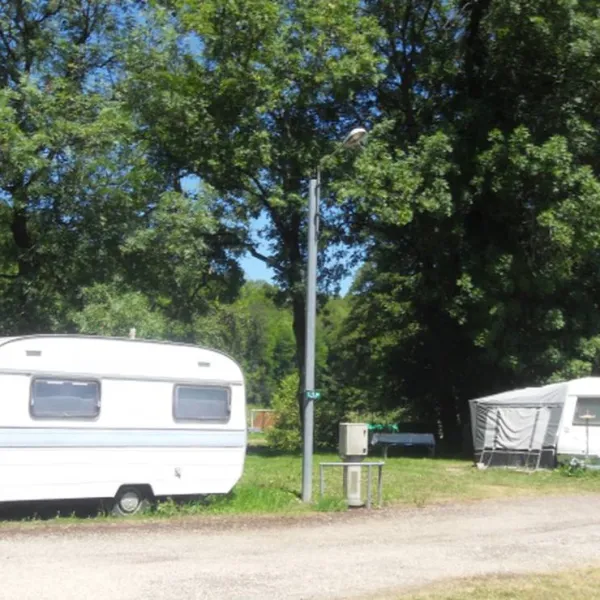 camping-aire-naturelle-municipale-montbozon-q9xzx