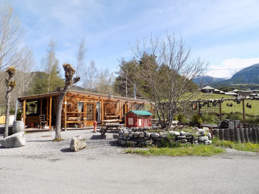 lou-passavous-glamping-seyne-les-alpes-xgdup