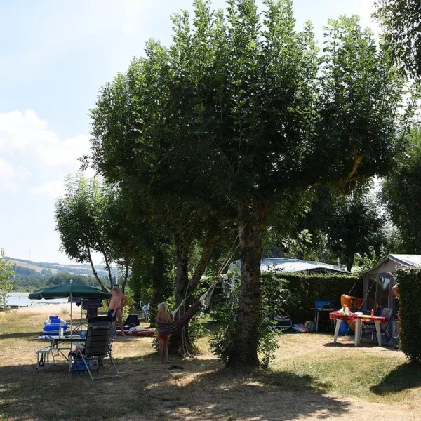 les-genets-salles-curan-aveyron-dpt2d
