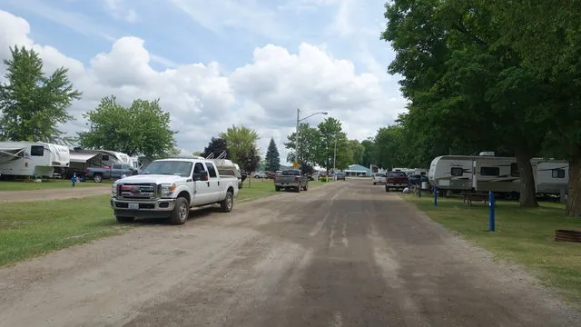hopkins-park-campground-bear-lake-on3bv