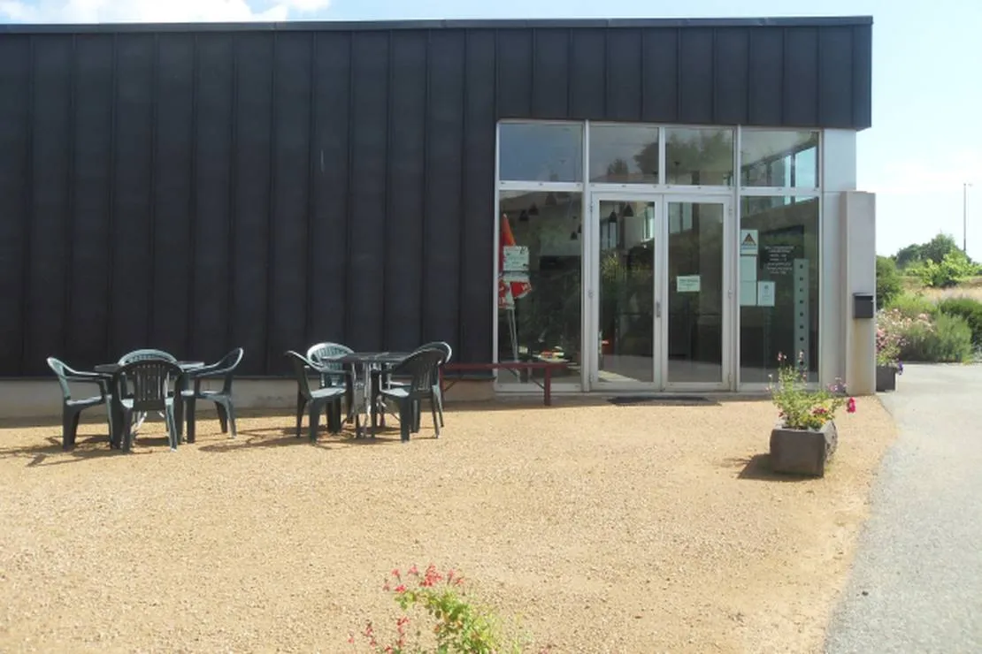 camping-volvic-pierre-et-sources-volvic-0dhbx
