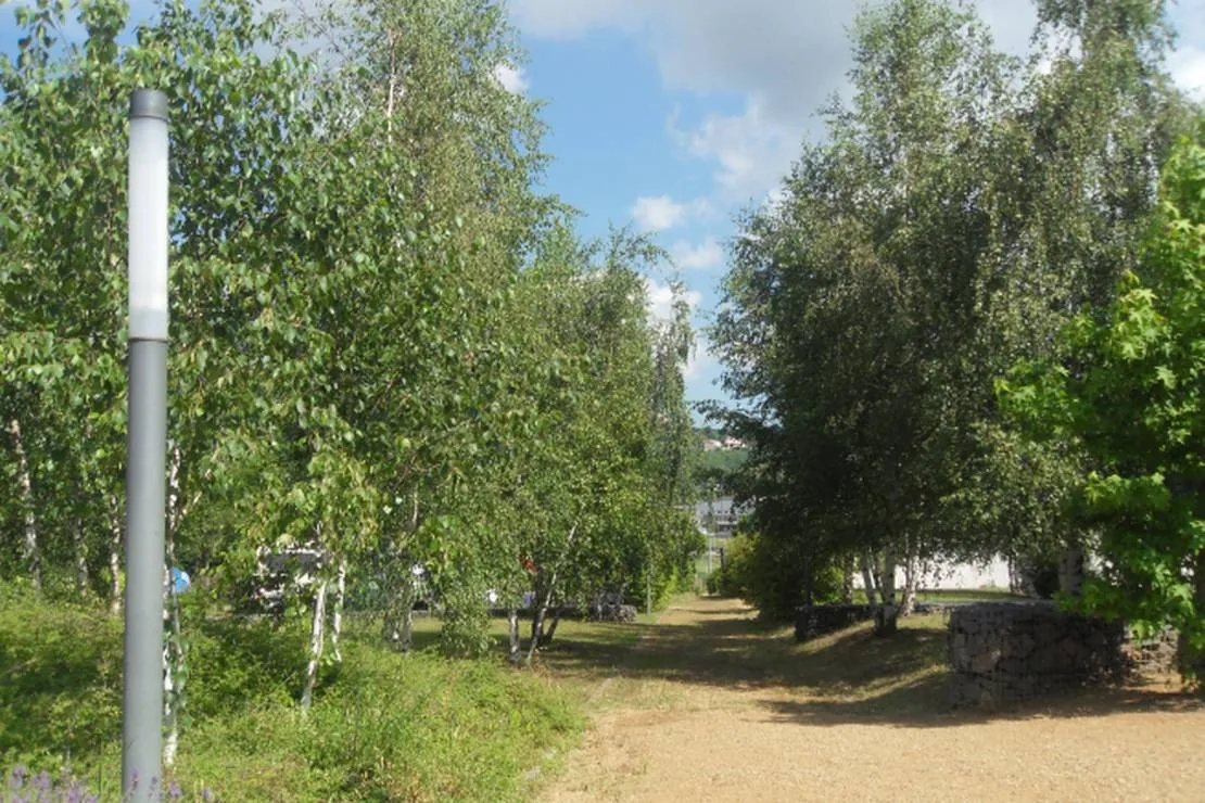 camping-volvic-pierre-et-sources-volvic-arav1