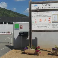 camping-volvic-pierre-et-sources-volvic-btfyw