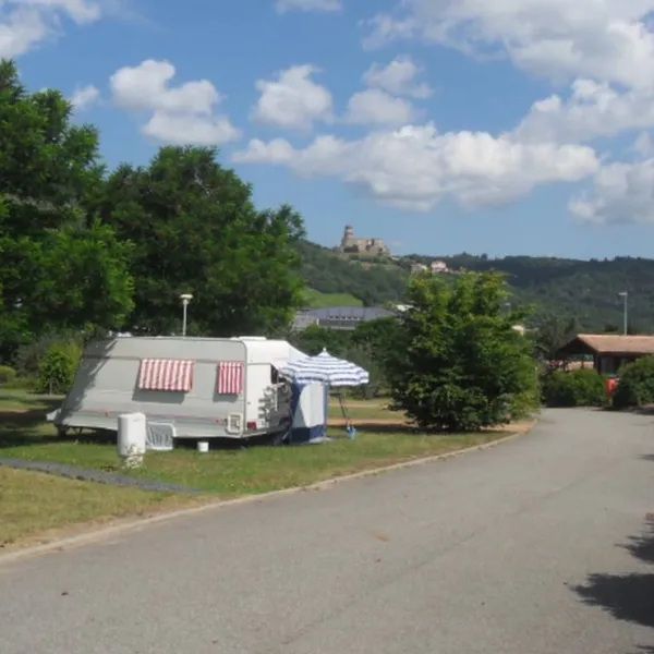 camping-volvic-pierre-et-sources-volvic-lqqmr