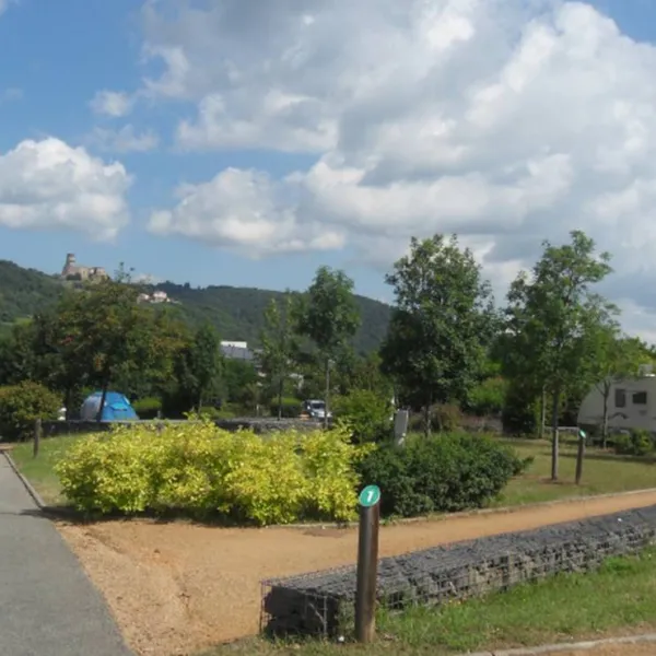 camping-volvic-pierre-et-sources-volvic-tq63s