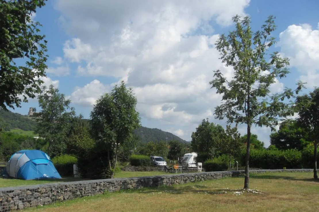 camping-volvic-pierre-et-sources-volvic-w3do6