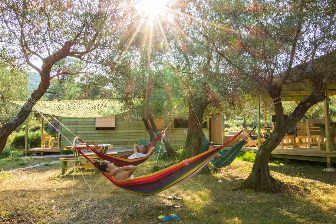 black-goat-gjipe-beach-himara-kmogw