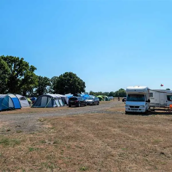 hop-farm-camping-and-touring-park-paddock-wood-shupe
