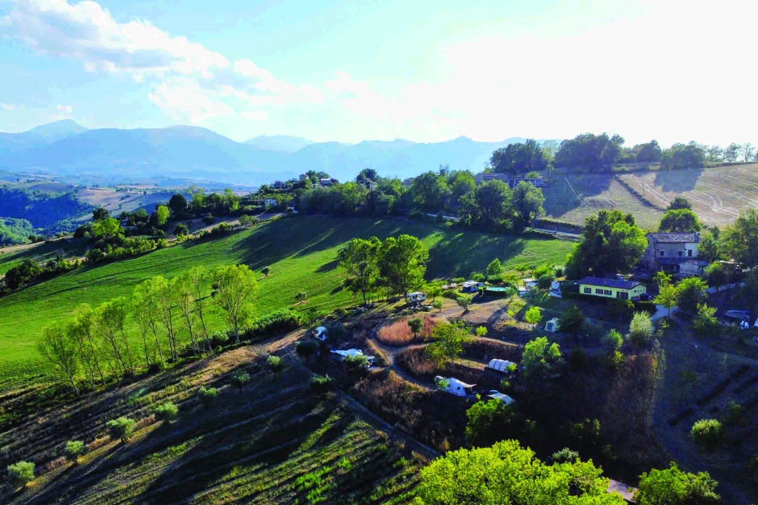 agriturismo-villa-valente-minicamping-le-marche-italie-krsaw