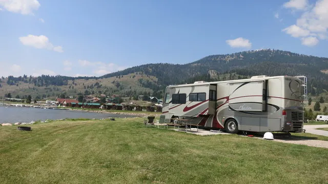 yellowstone-holiday-rv-campground-marina-west-yellowstone-kzbwc