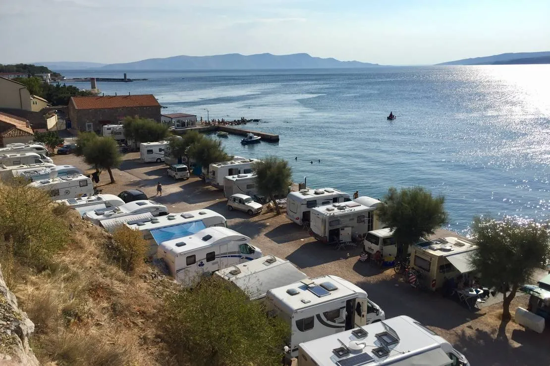 kamp-skver-senj-j3qew