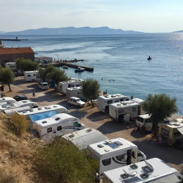 kamp-skver-senj-j3qew