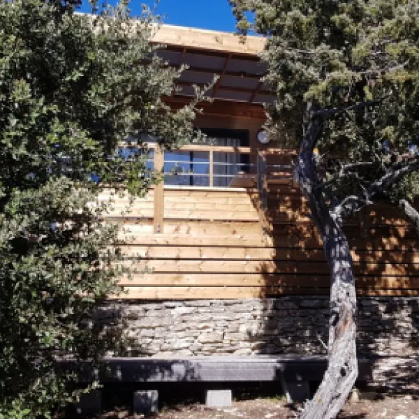 des-sources-gordes-vaucluse-vrvu9