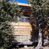 des-sources-gordes-vaucluse-vrvu9