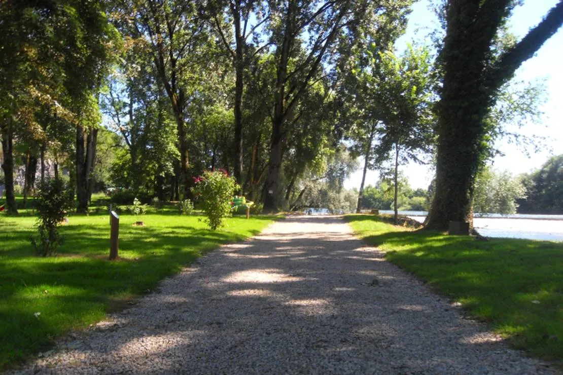camping-de-lile-ranchot-dlqoh