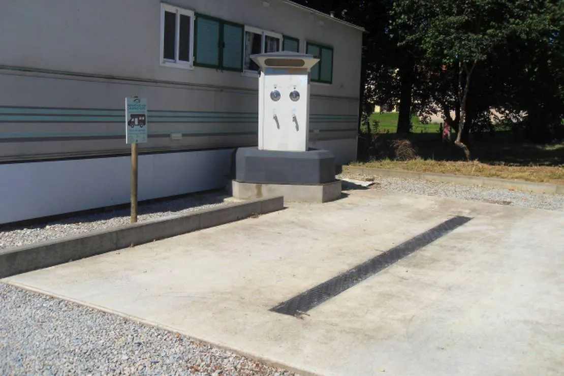 camping-de-lile-ranchot-dr12g