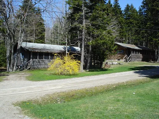 sherwood-forest-campsite-cabins-new-harbor-uqf5n