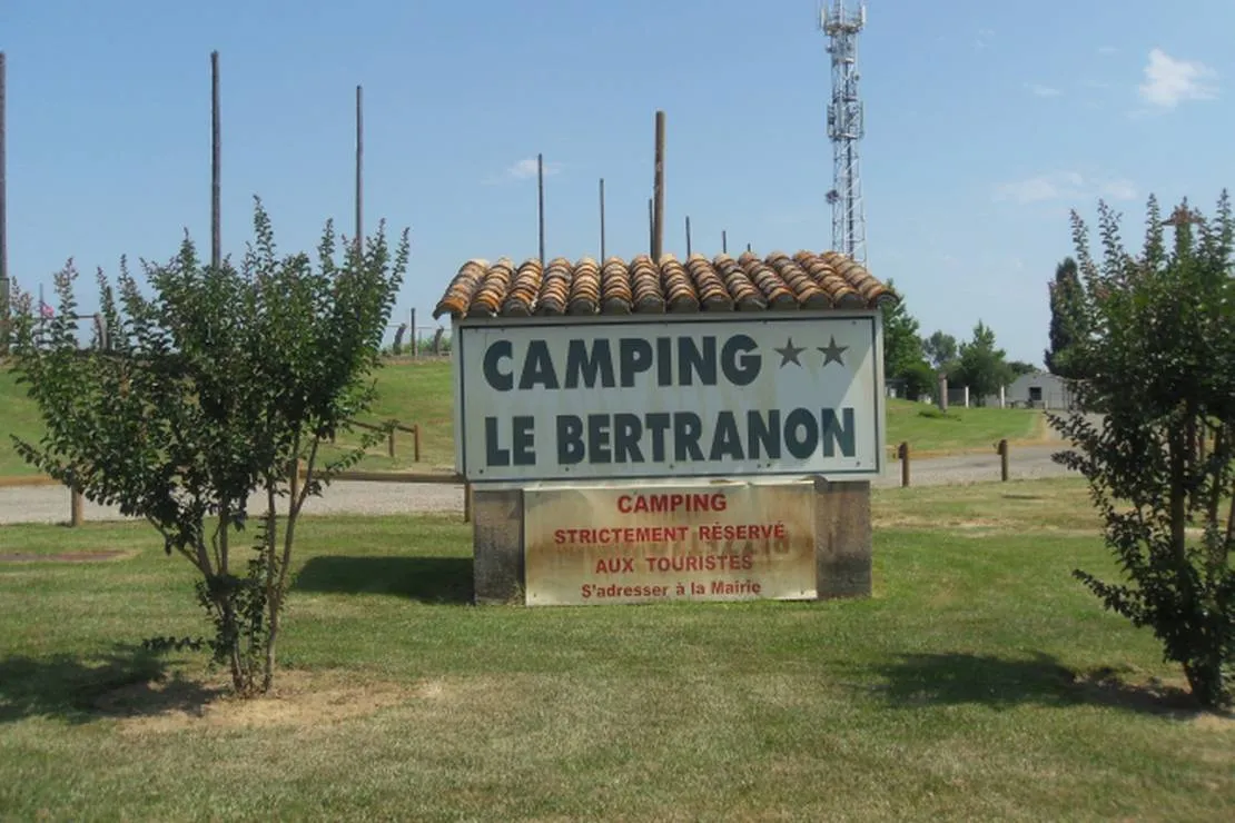 camping-municipal-le-bertranon-lavit-mhelo