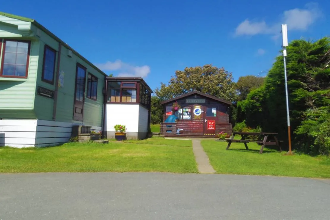 tyn-y-mur-camp-tour-park-abersoch-byh1j