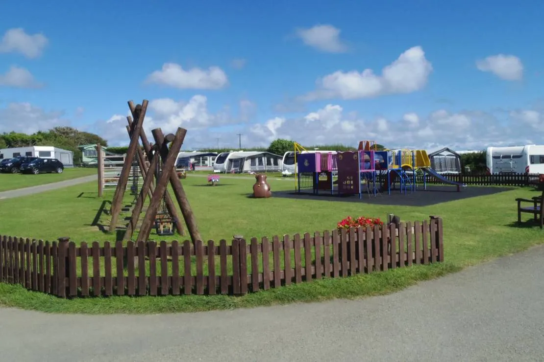 tyn-y-mur-camp-tour-park-abersoch-yeipg
