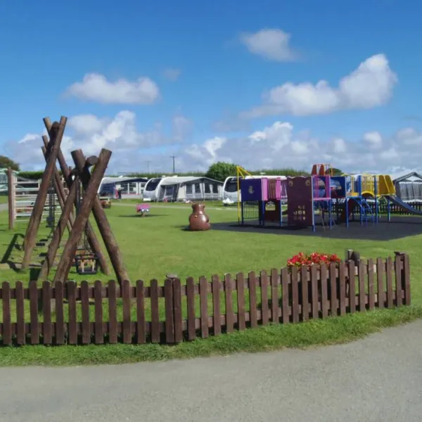 tyn-y-mur-camp-tour-park-abersoch-yeipg