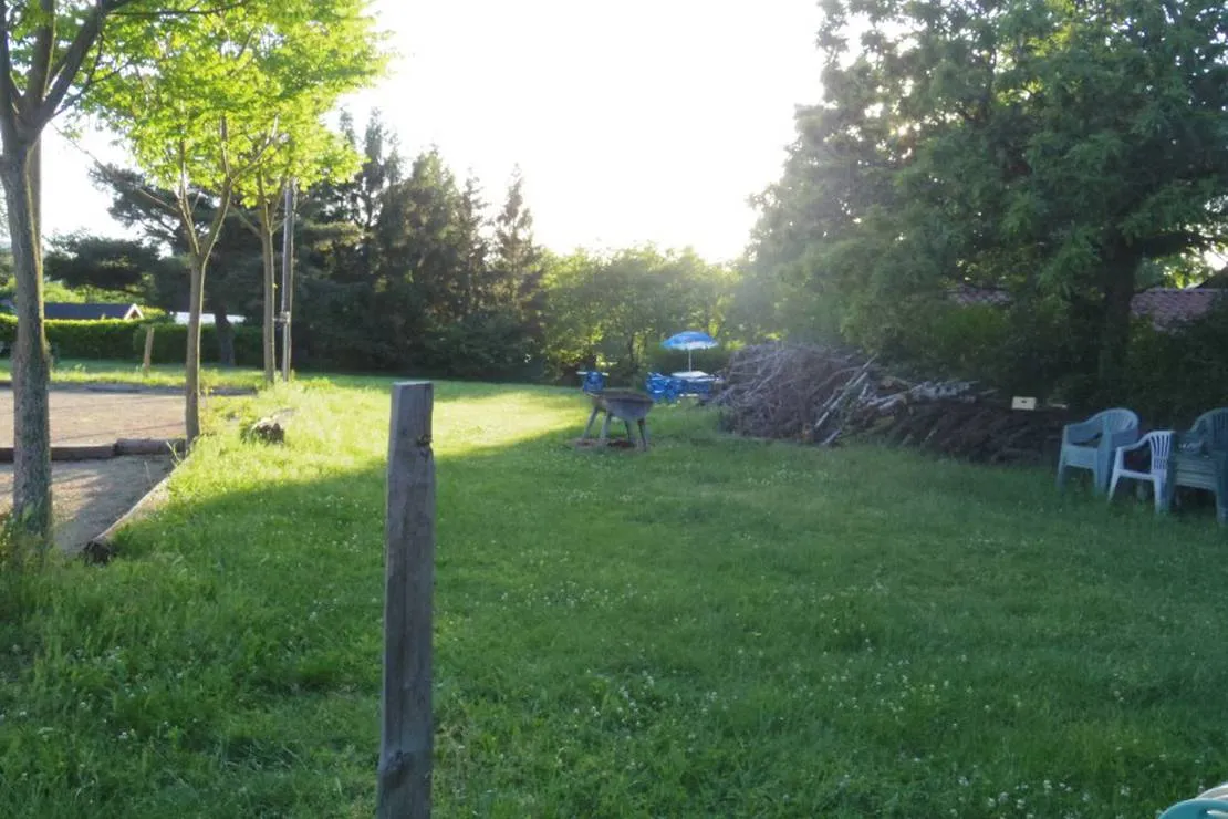 camping-domaine-du-grand-bois-tupin-et-semons-37uuo