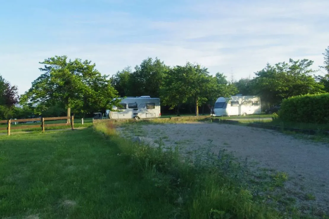camping-domaine-du-grand-bois-tupin-et-semons-neo9s