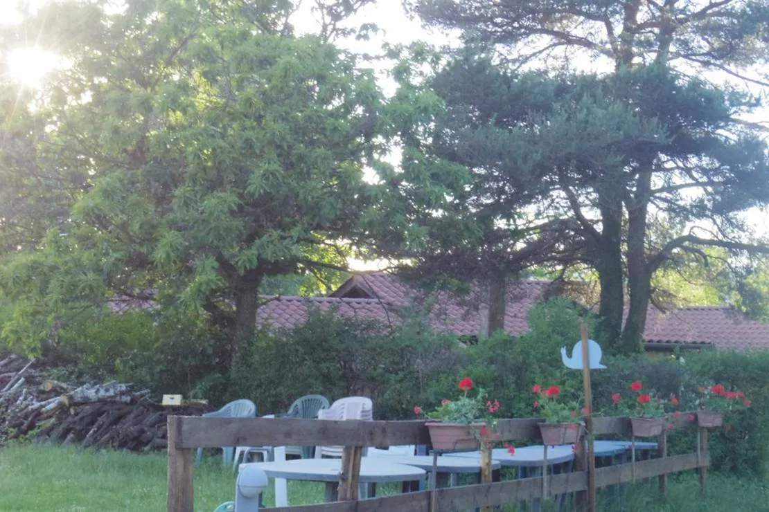 camping-domaine-du-grand-bois-tupin-et-semons-sauxm