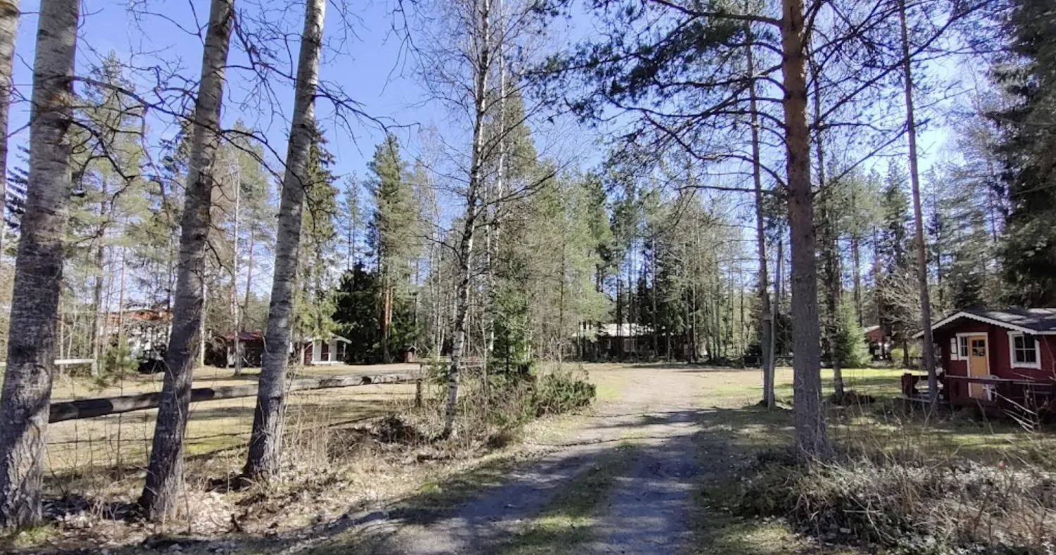 elainpuiston-matkaparkki-kalvia-dzorn
